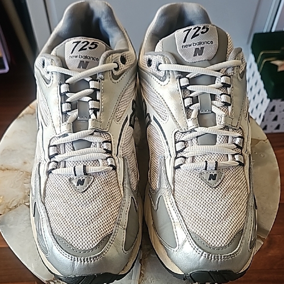 New Balance Men's Sneakers in Gray and Cream - Picture 2 of 9